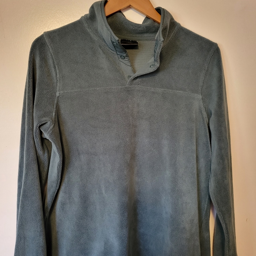 Women's  fleece pullover Henley snap